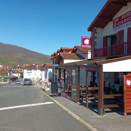 Refuge D'etape Zuharpeta Randonneur Pelerin *