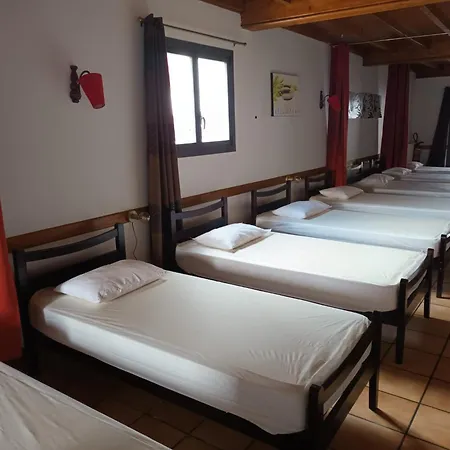 Refuge D'etape Zuharpeta Randonneur Pelerin * سان جان بييه دو بور