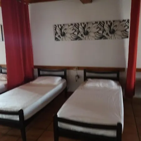 بيت شباب Refuge D'etape Zuharpeta Randonneur Pelerin سان جان بييه دو بور