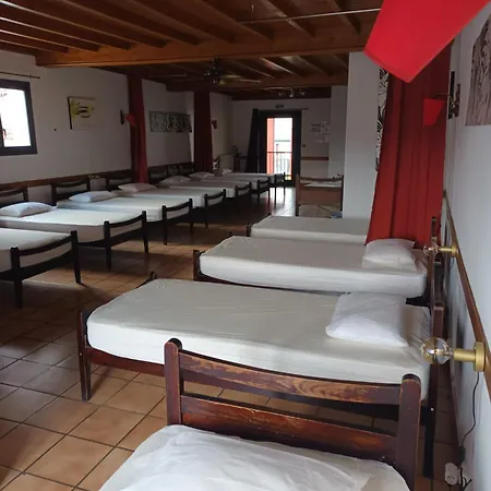 Refuge D'etape Zuharpeta Randonneur Pelerin سان جان بييه دو بور